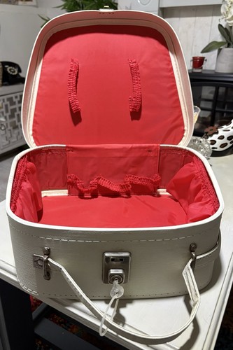 1960 vintage cream - 1960, luggage
